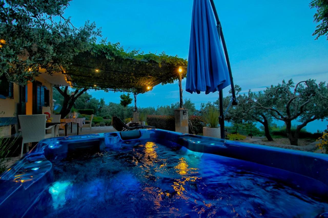 Holiday Home Oaza Baška Voda Екстериор снимка